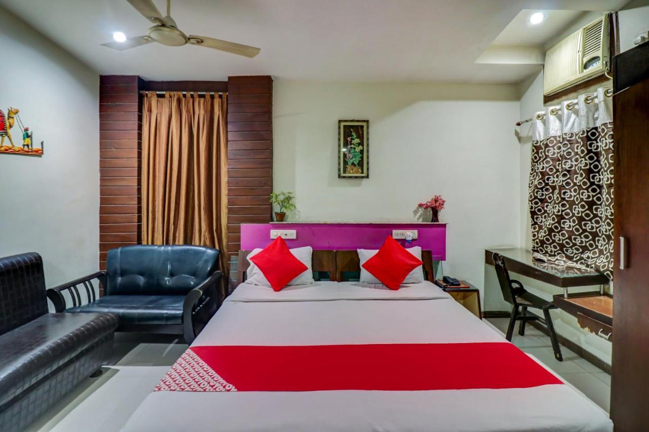 Oyo 61861 Hotel Dream Palace Durg Εξωτερικό φωτογραφία