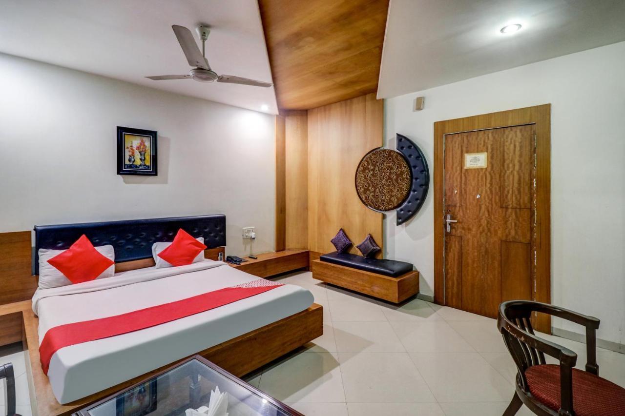 Oyo 61861 Hotel Dream Palace Durg Εξωτερικό φωτογραφία