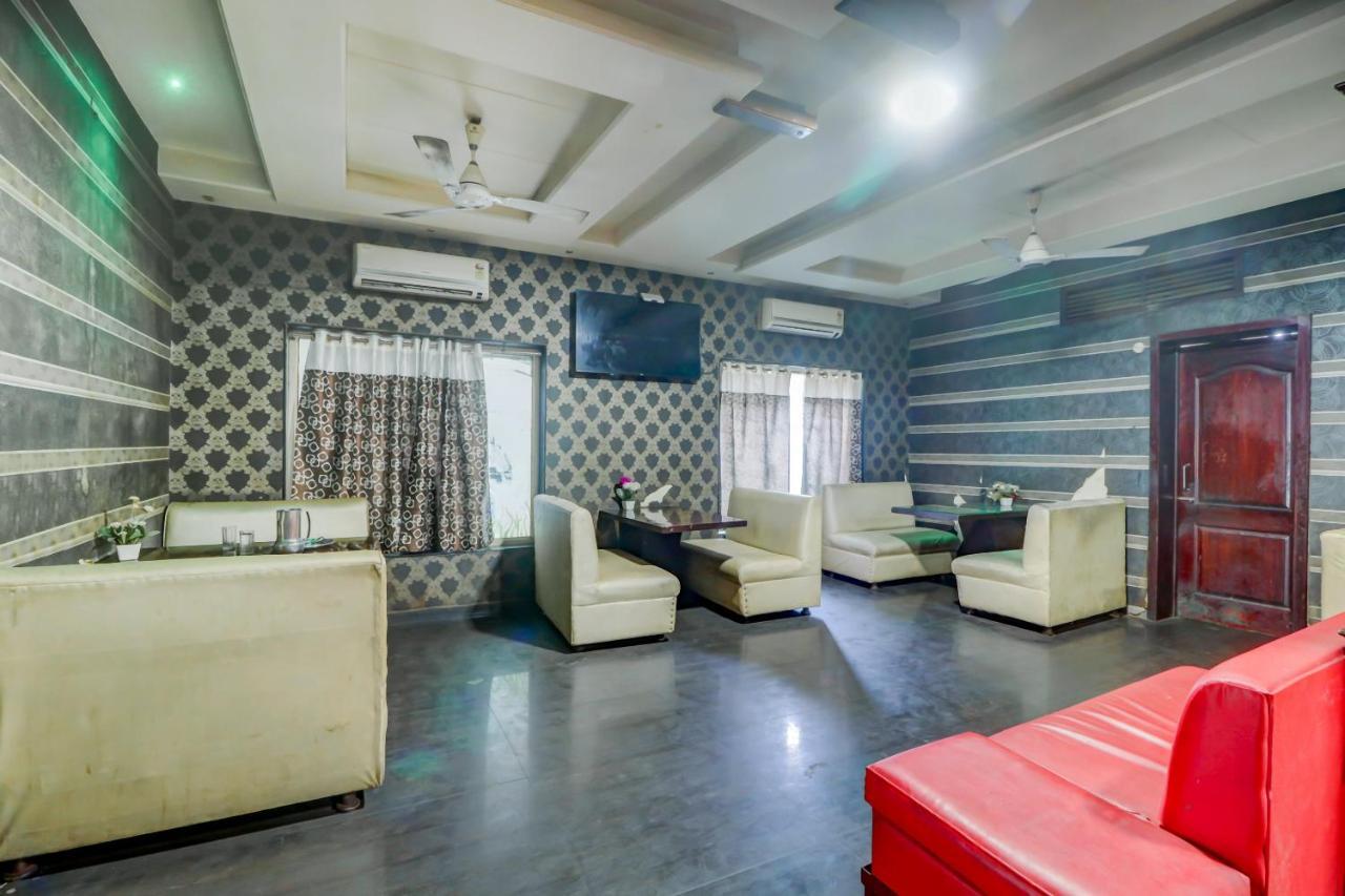 Oyo 61861 Hotel Dream Palace Durg Εξωτερικό φωτογραφία
