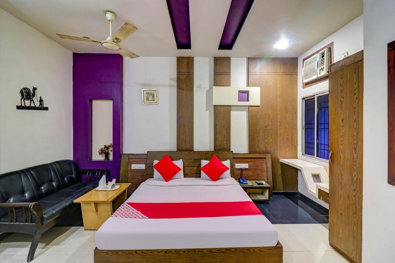 Oyo 61861 Hotel Dream Palace Durg Εξωτερικό φωτογραφία